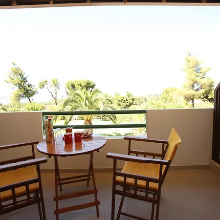 Elena & アパート *