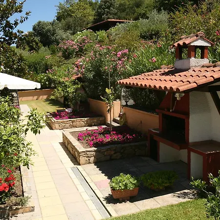 Elena & Apartment Vourvourou