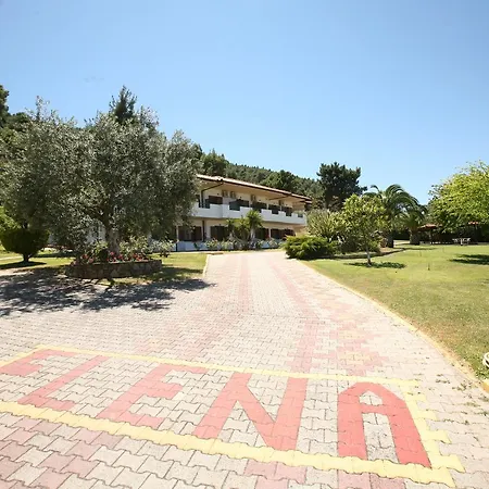 Elena & アパート *