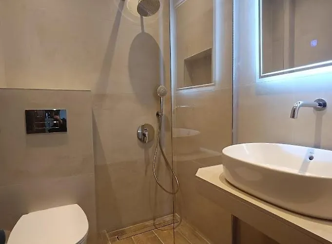 Elena & Apartament Vourvourou
